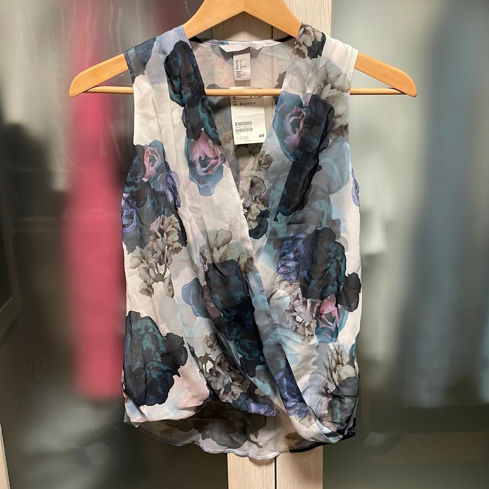 NWT H&M flower blouse